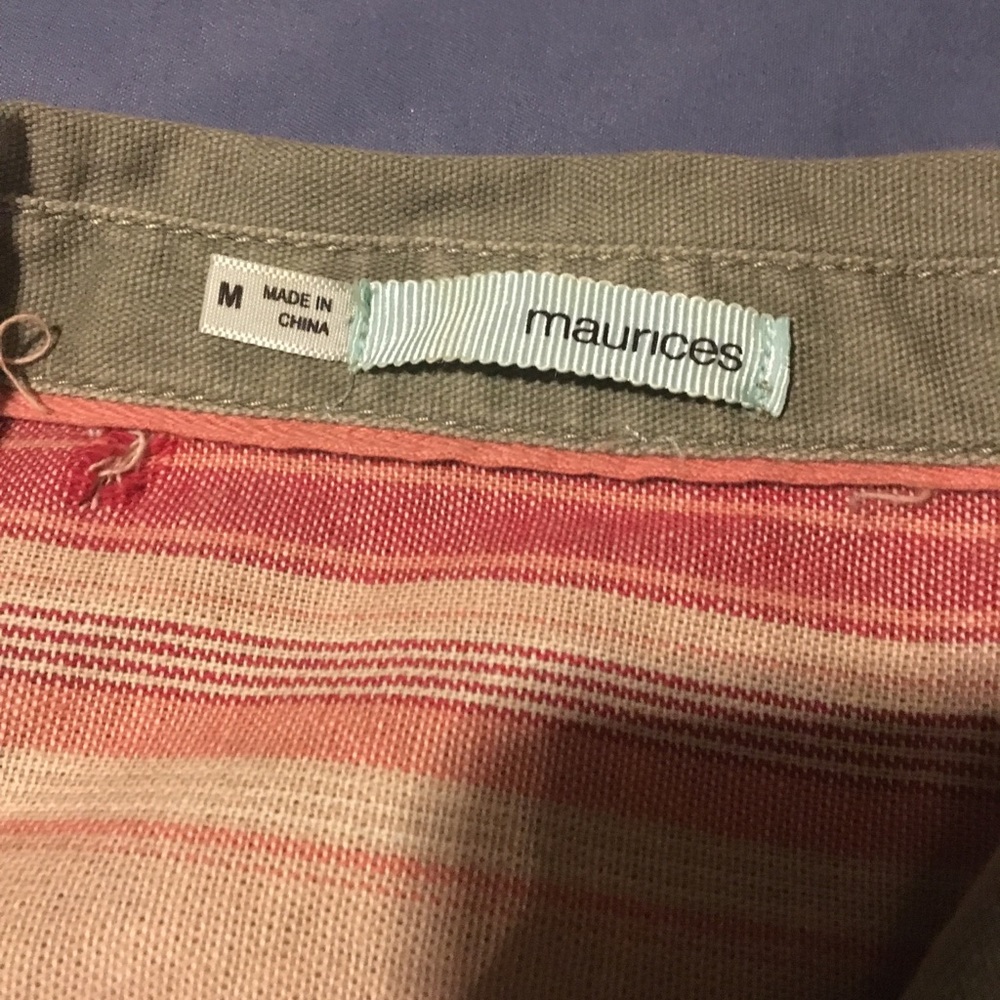 Woman’s button down - Picture 2 of 2